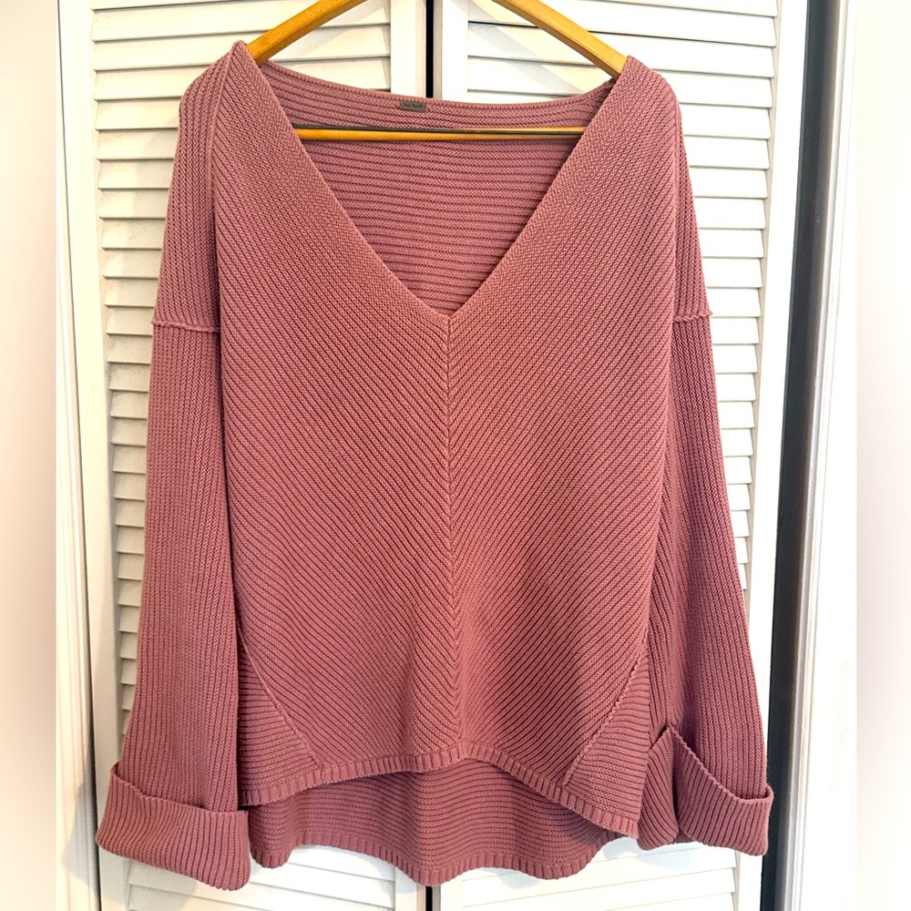 Free People Mauve Oversized V-Neck Sweater - L